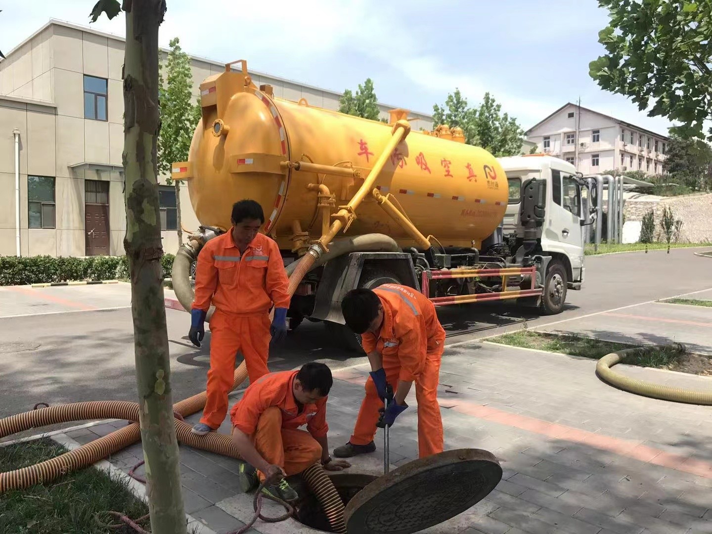 青田化粪池清理与5-8吨吸粪车施工效率分析